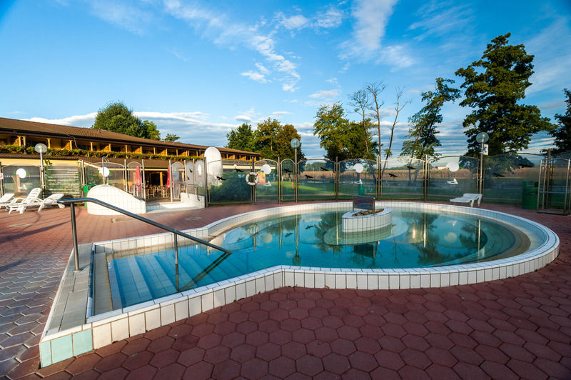 Terme Banovci - Hotel Zeleni Gaj Verzej Екстер'єр фото
