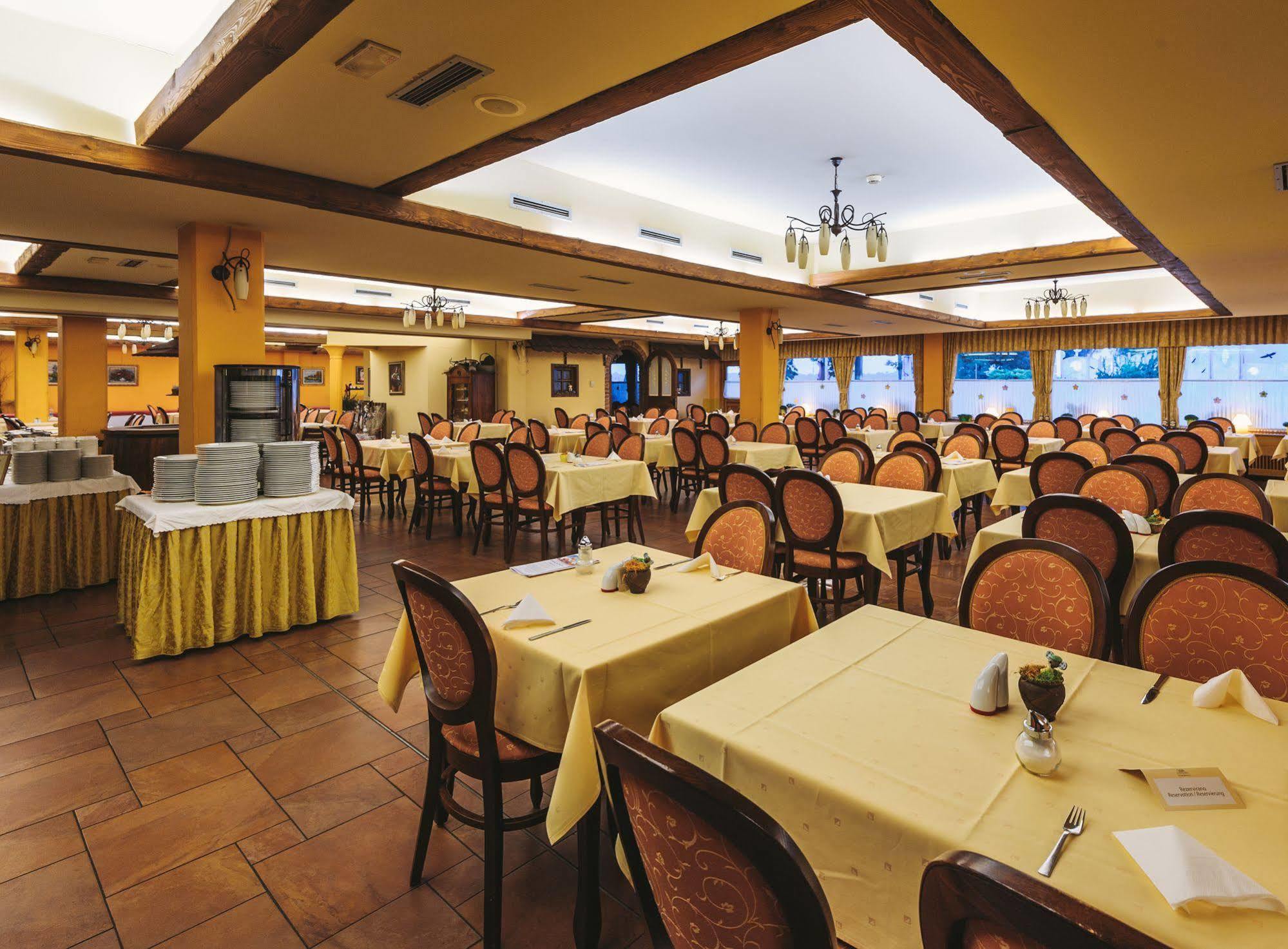 Terme Banovci - Hotel Zeleni Gaj Verzej Екстер'єр фото