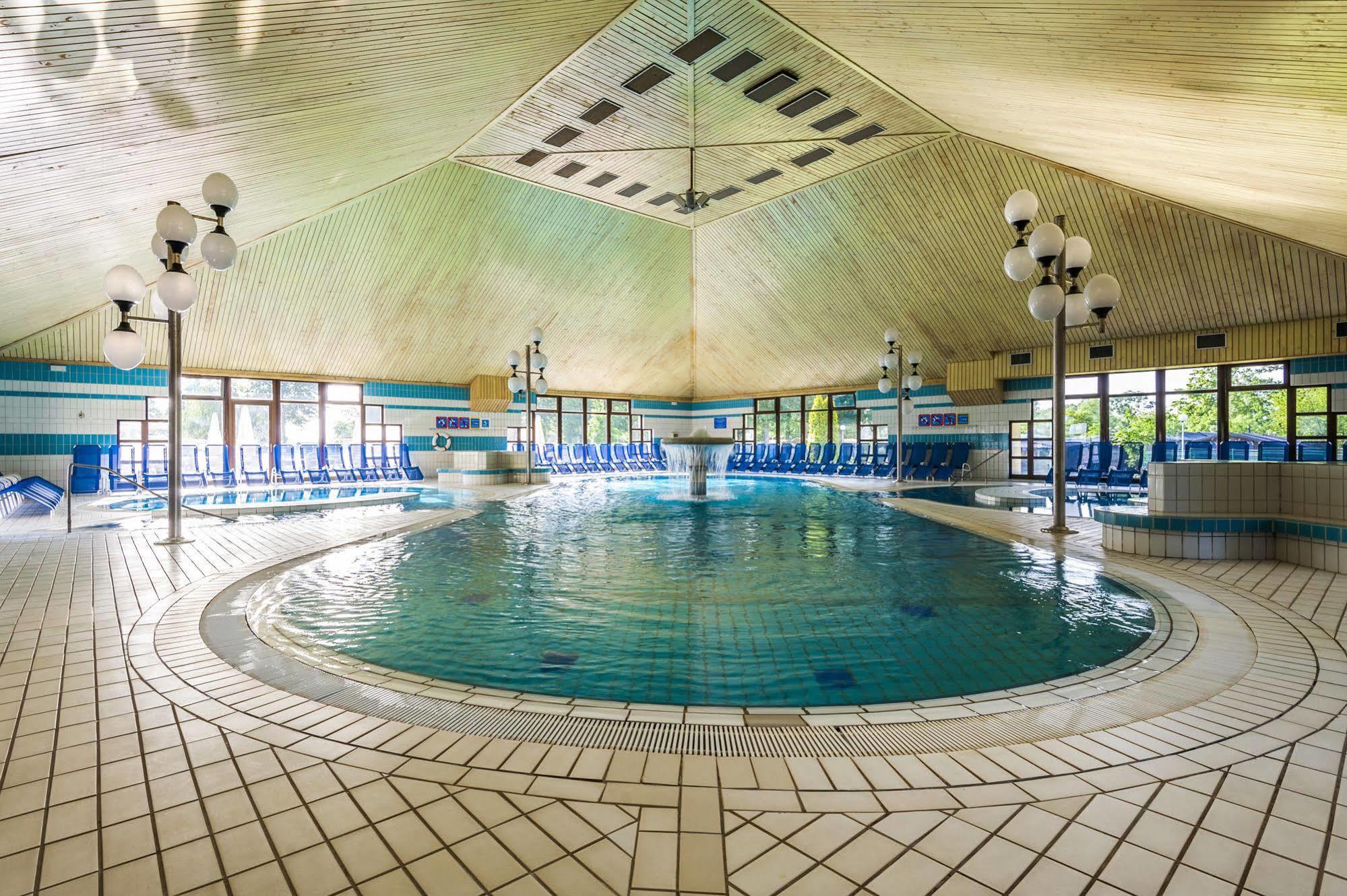 Terme Banovci - Hotel Zeleni Gaj Verzej Екстер'єр фото